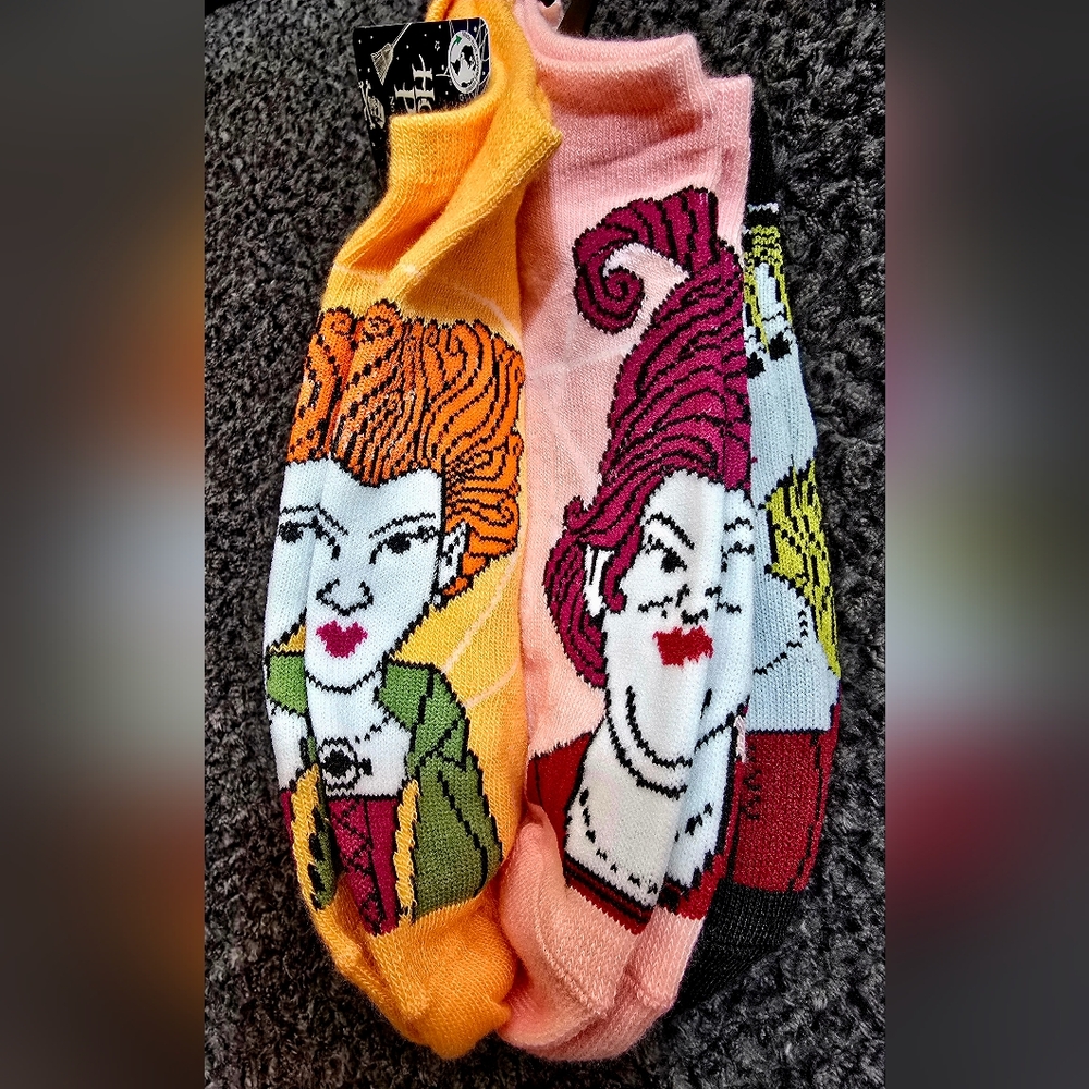 Hocus Pocus Sanderson Sisters No Show Socks Nwt Size 4-10 - Picture 4 of 6